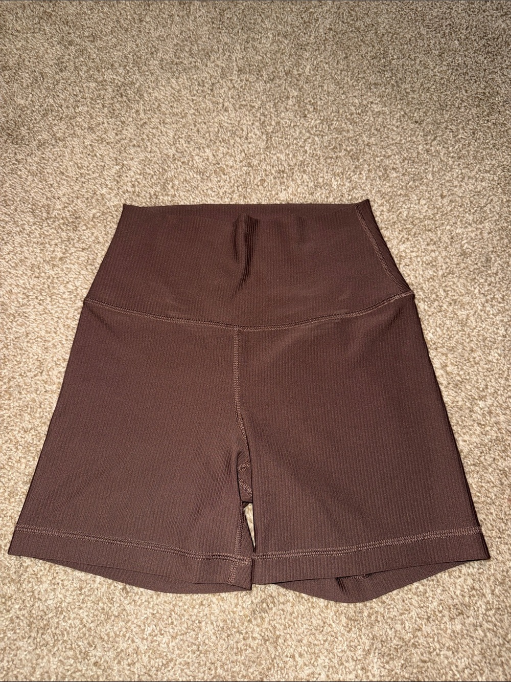 90 Degree
Everyday 5” ribbed spandex shorts. Brown. Size women’s small.